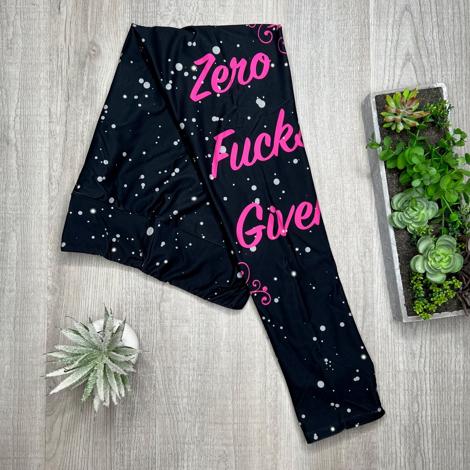 Extra Soft printed leggings with 4-way stretch fabric, so you can move with absolute comfort and ease.