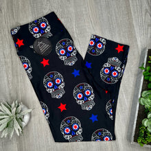 Extra Soft printed leggings with 4-way stretch fabric, so you can move with absolute comfort and ease.