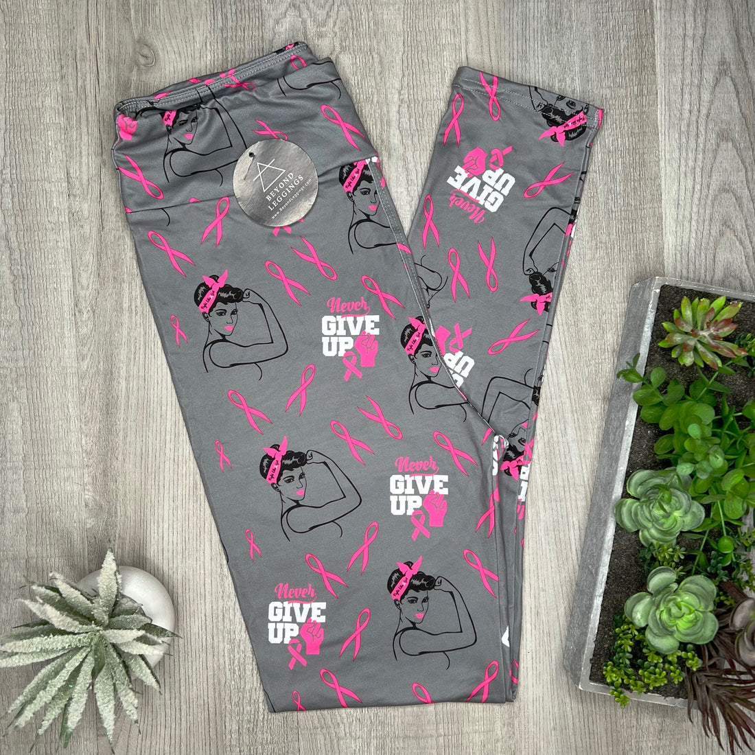 Extra Soft printed leggings with 4-way stretch fabric, so you can move with absolute comfort and ease.