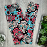 Extra Soft printed leggings with 4-way stretch fabric, so you can move with absolute comfort and ease.