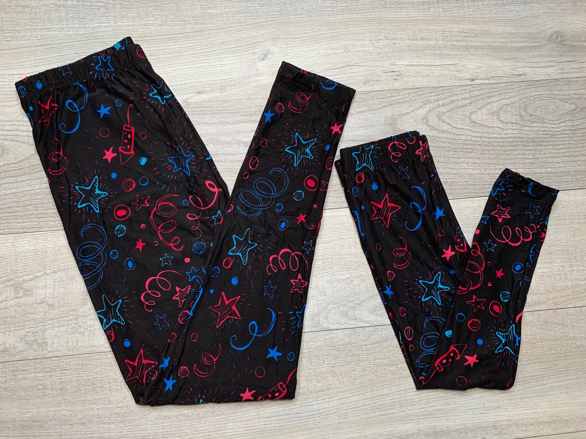 Extra Soft printed leggings with 4-way stretch fabric, so you can move with absolute comfort and ease.