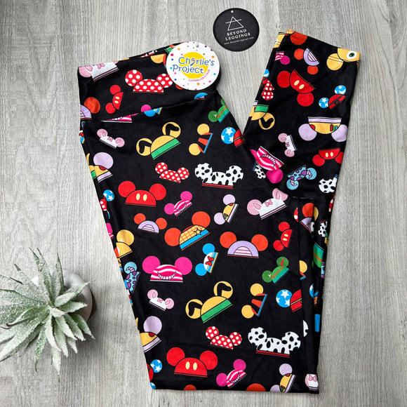 Extra Soft printed leggings with 4-way stretch fabric, so you can move with absolute comfort and ease.