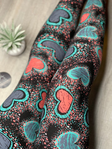 Extra Soft printed leggings with 4-way stretch fabric, so you can move with absolute comfort and ease.