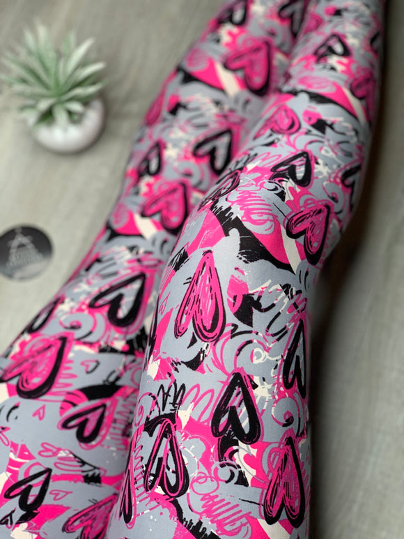 Extra Soft printed leggings with 4-way stretch fabric, so you can move with absolute comfort and ease.