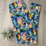 Extra Soft printed leggings with 4-way stretch fabric, so you can move with absolute comfort and ease.