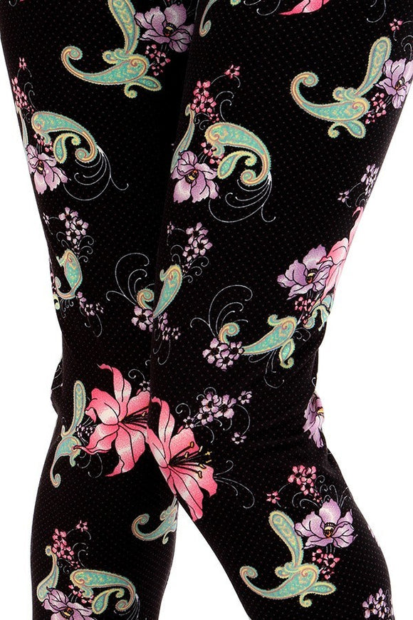 Extra Soft printed leggings with 4-way stretch fabric, so you can move with absolute comfort and ease.