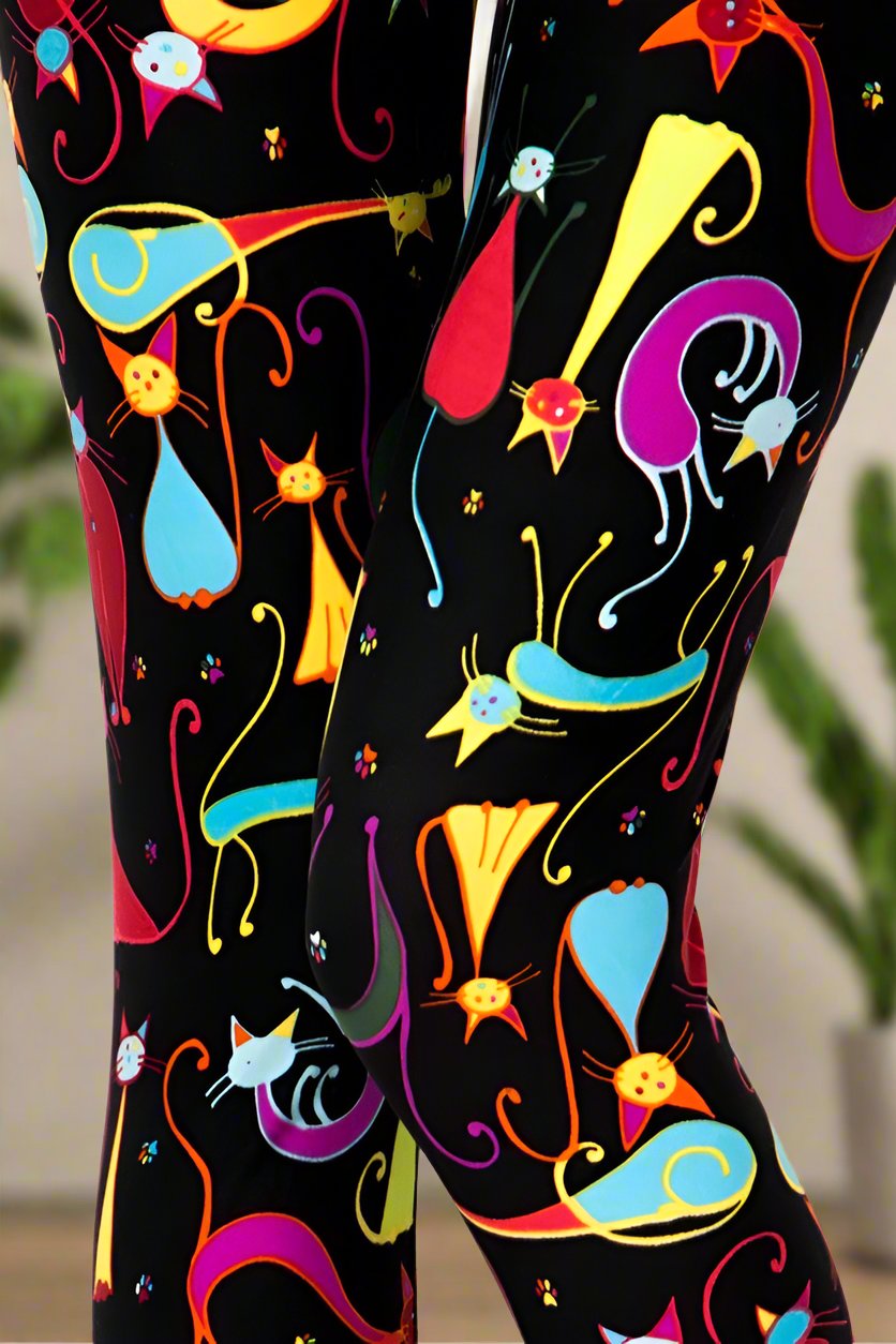 Extra Soft printed leggings with 4-way stretch fabric, so you can move with absolute comfort and ease.