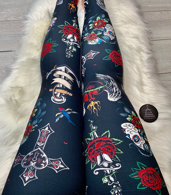 Extra Soft printed leggings with 4-way stretch fabric, so you can move with absolute comfort and ease.