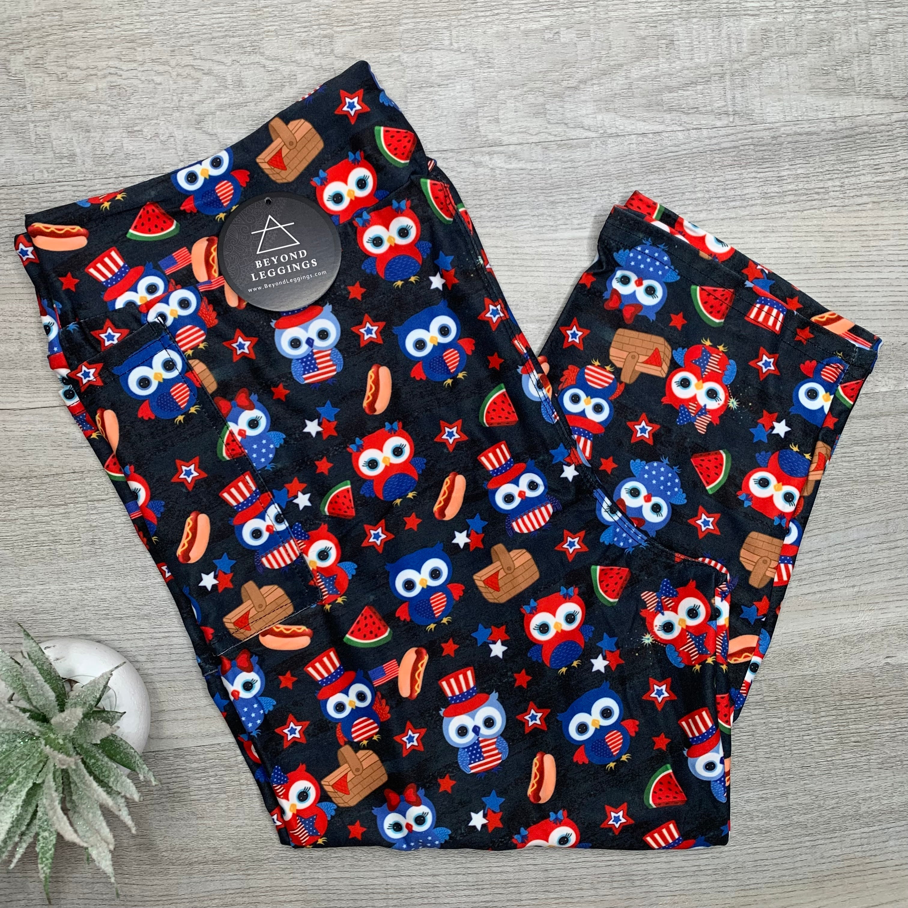 Extra Soft printed leggings with 4-way stretch fabric, so you can move with absolute comfort and ease.