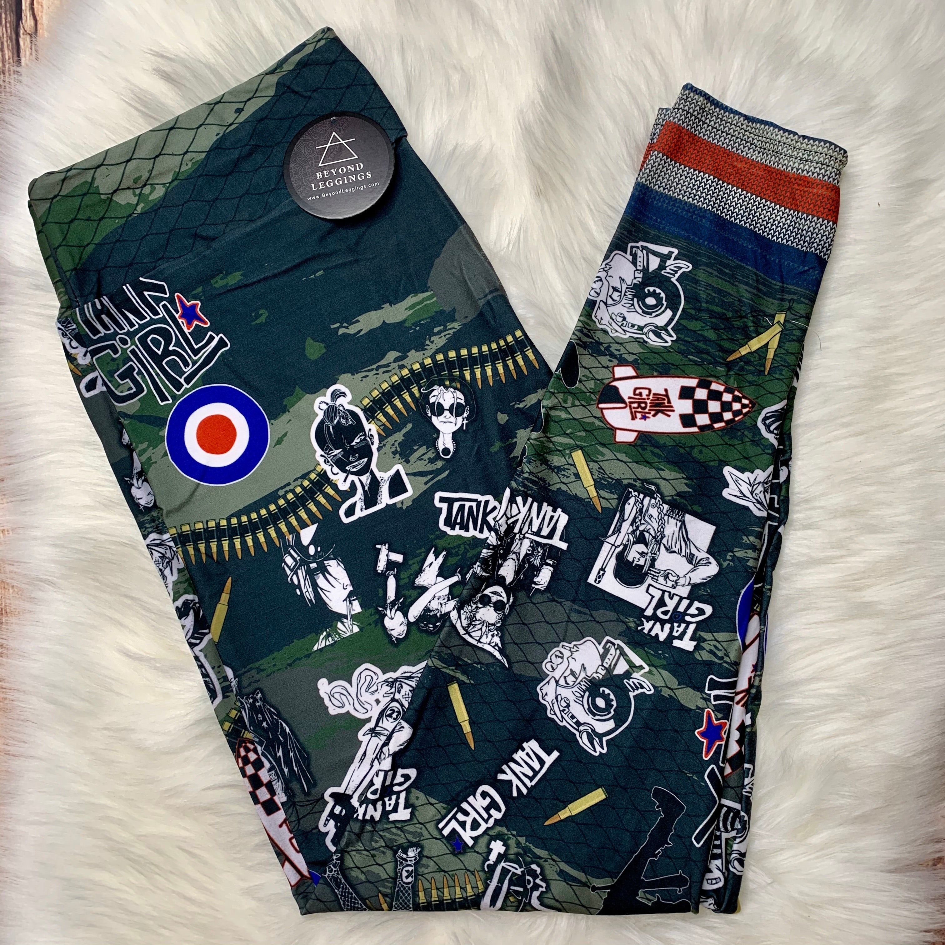 Extra Soft printed leggings with 4-way stretch fabric, so you can move with absolute comfort and ease.