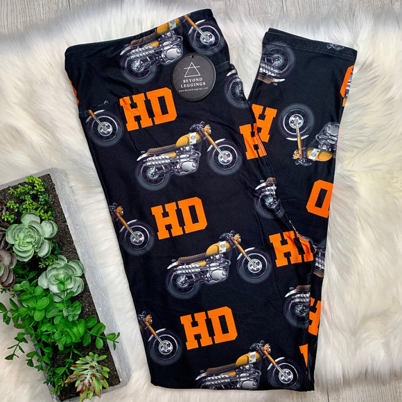 Extra Soft printed leggings with 4-way stretch fabric, so you can move with absolute comfort and ease.